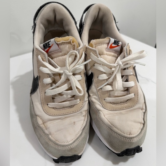 Nike Size9 Women's Waffle Debut Sneakers Beige/Black - Picture 7 of 9